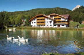 Гостиница Wellness Hotel Lupo Bianco, Канацеи